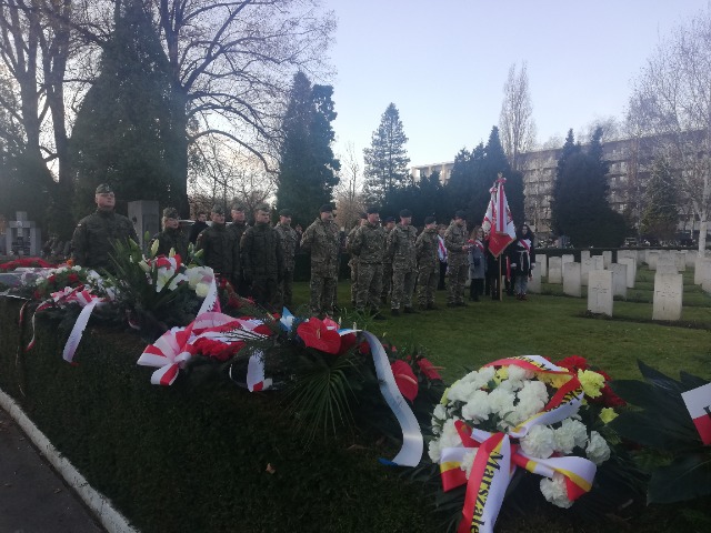 Małopolskie obchody Dnia Pamięci Poległych Żołnierzy Wspólnoty Brytyjskiej  - Obrazek 3